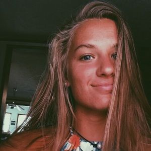 Meet your Posher, Rebecca